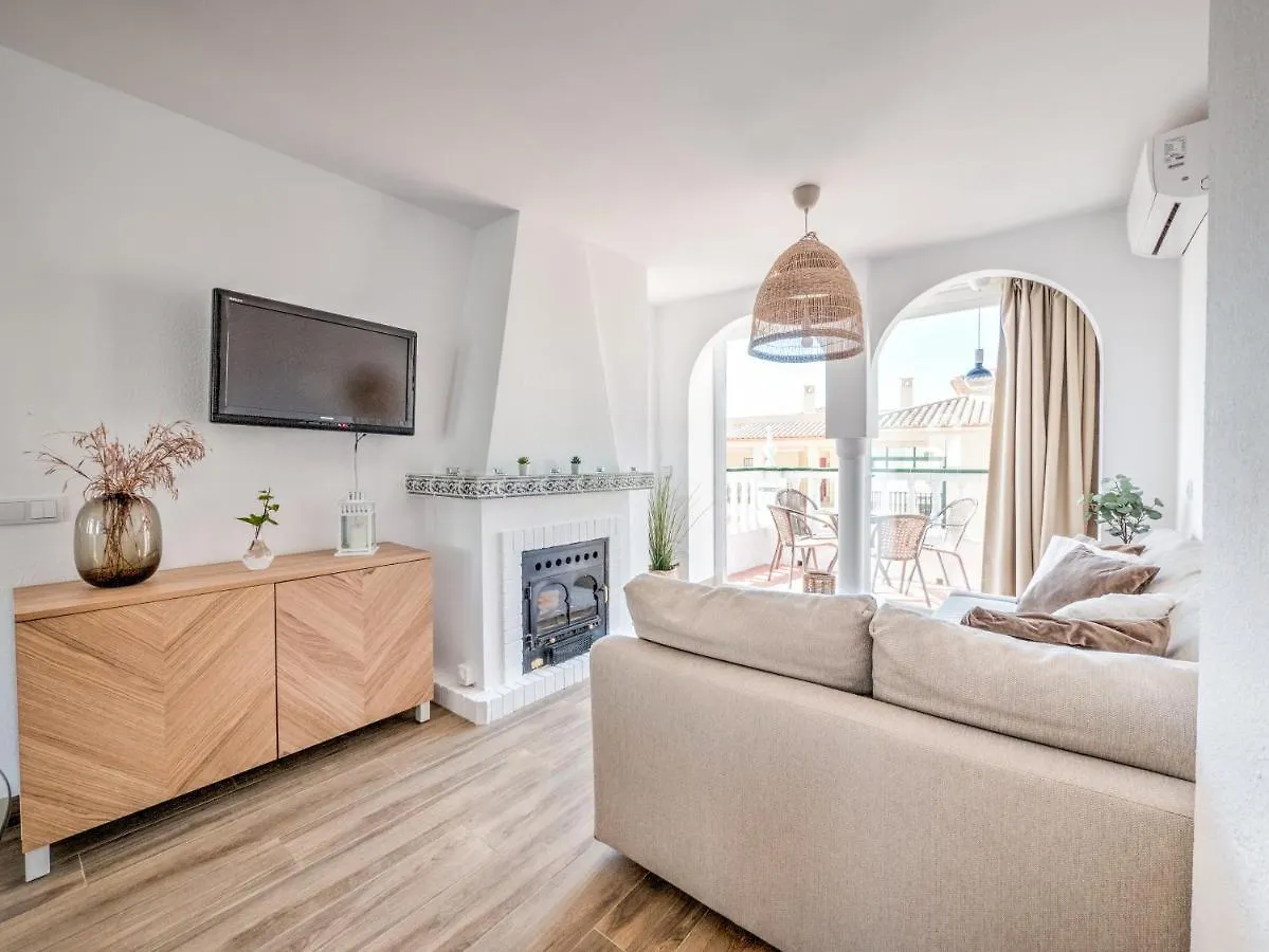 Fantastic Penthouse With Roof Terrace In The Heart Of Nerja Apartman