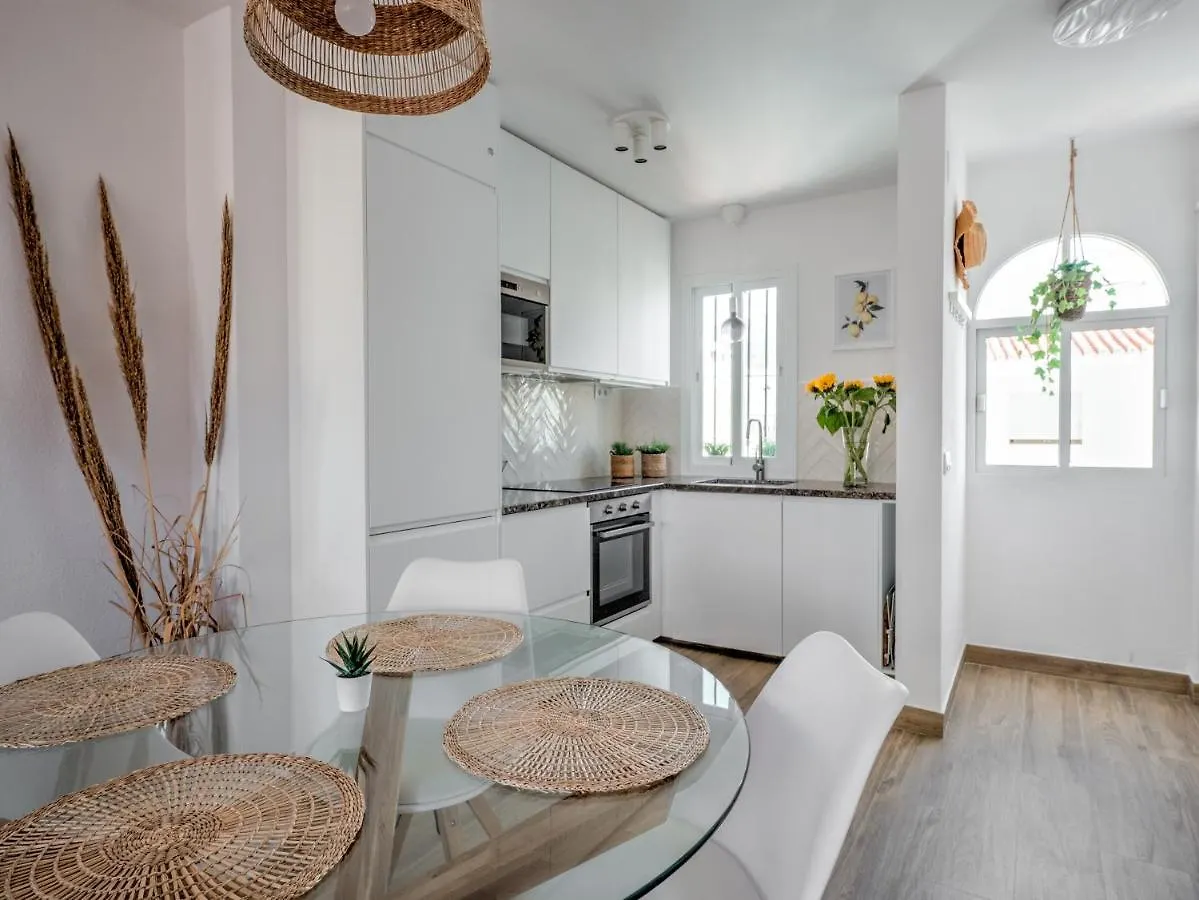 Fantastic Penthouse With Roof Terrace In The Heart Of Nerja Apartman 0*,  Spanyolország